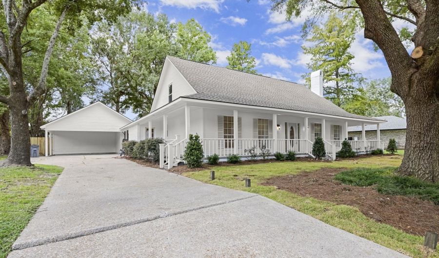 5935 Hickory Ridge Bl, Baton Rouge, LA 70817 - 4 Beds, 3 Bath