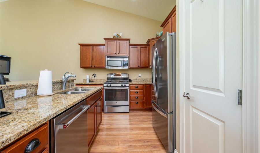 1132 15th Ave SE, Altoona, IA 50009 - 4 Beds, 3 Bath