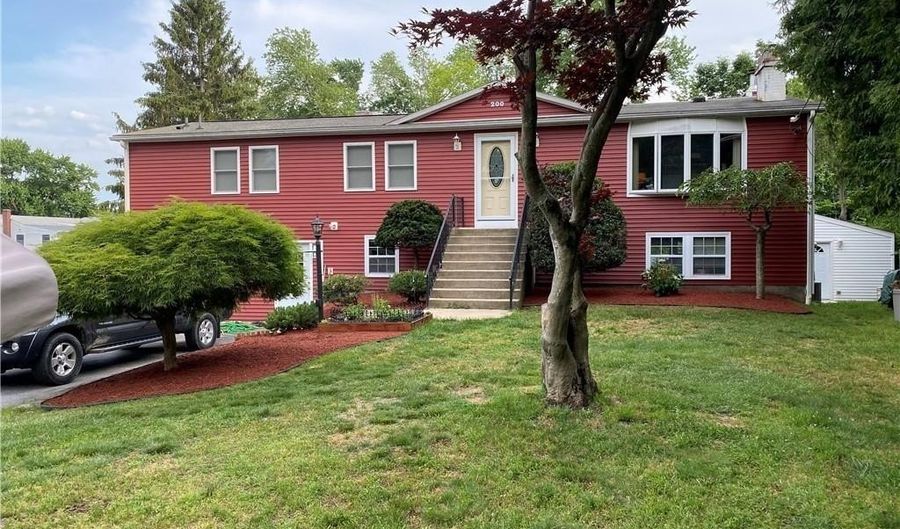 200 Myette St, Woonsocket, RI 02895 - 3 Beds, 3 Bath