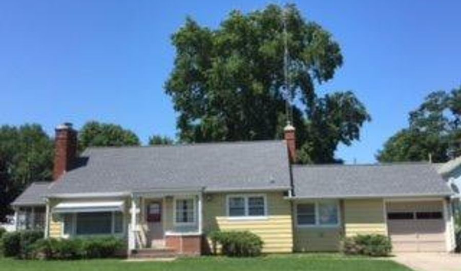 821 4th Ave, Ackley, IA 50601 - 3 Beds, 1 Bath