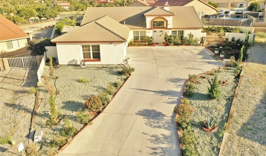 57281 Titian Ct, Yucca Valley, CA 92284 - 4 Beds, 3 Bath