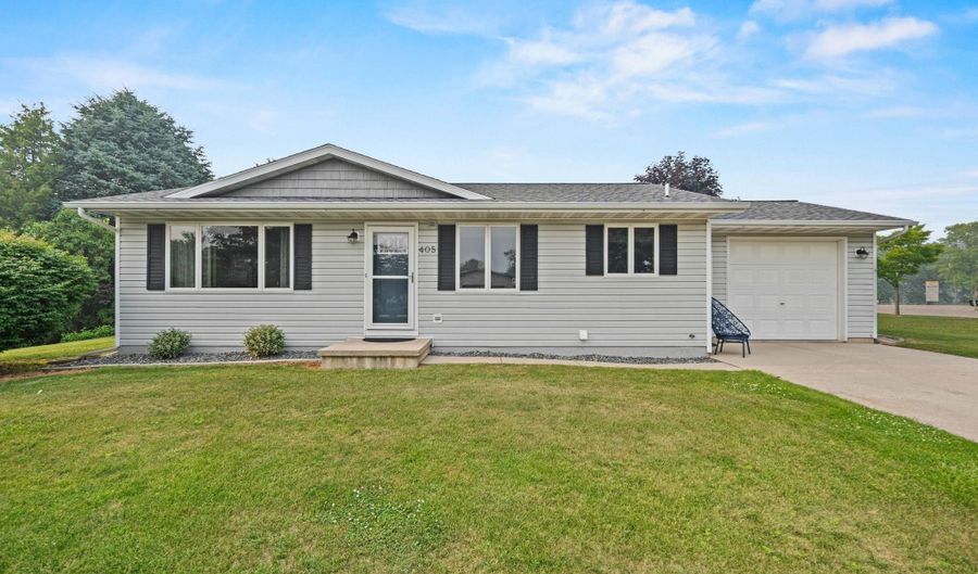 405 W GREENFIELD Ave, Algoma, WI 54201 - 3 Beds, 2 Bath