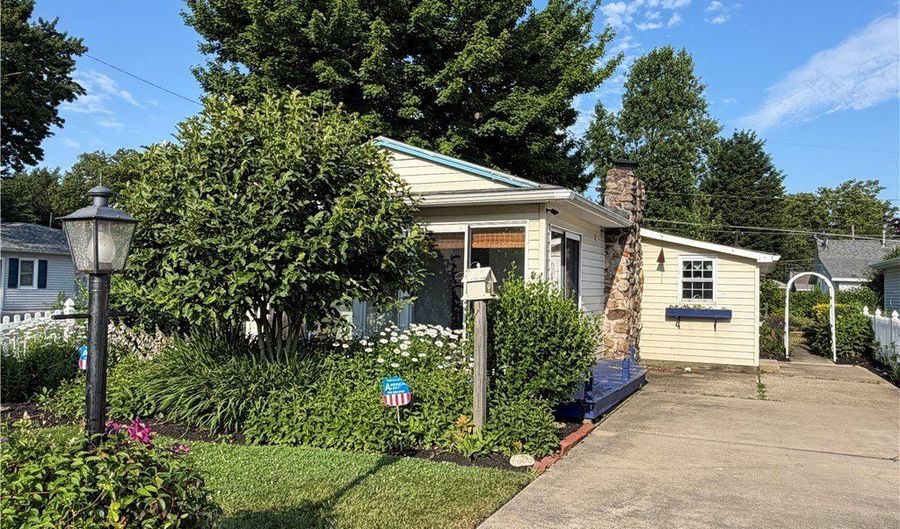 2033 Highland Ave, Ashtabula, OH 44004 - 2 Beds, 1 Bath