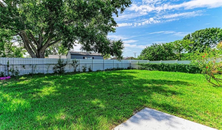444 FLAMINGO Dr, Apollo Beach, FL 33572 - 4 Beds, 2 Bath
