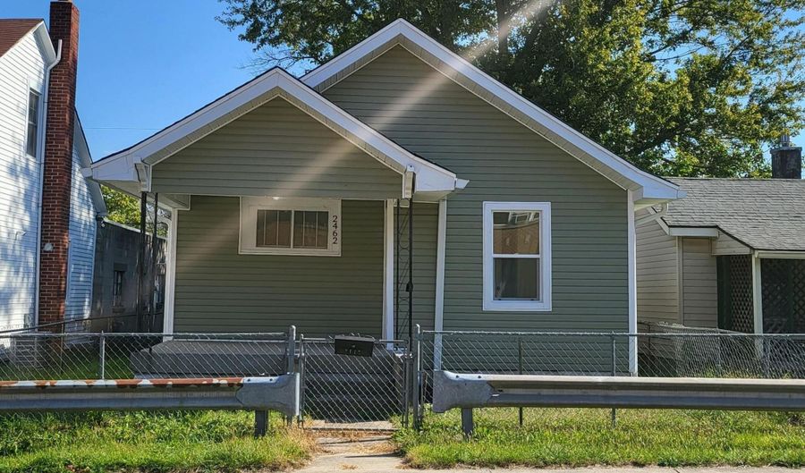 2462 Main St, Anderson, IN 46016 - 3 Beds, 1 Bath