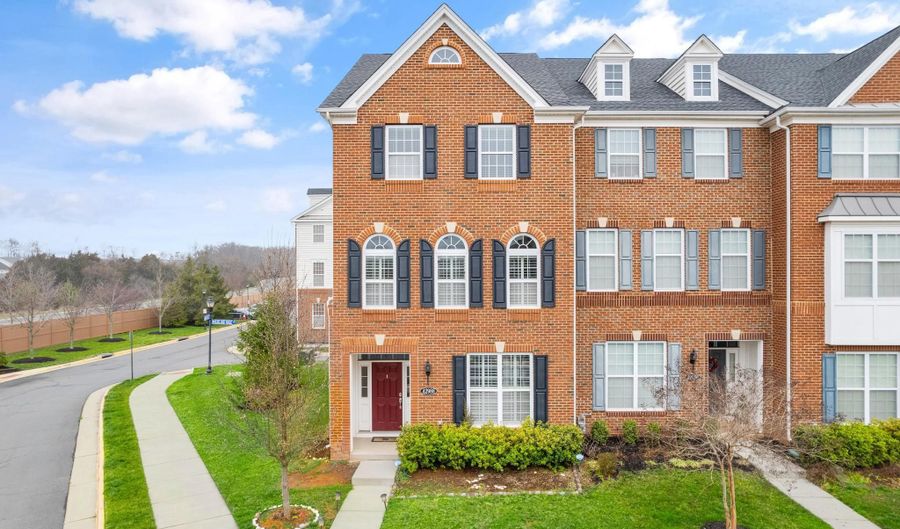 42988 ATOKA MANOR Ter, Ashburn, VA 20148 - 4 Beds, 4 Bath