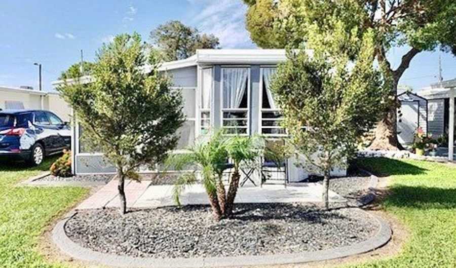 37285 Silver Lake Dr R08, Avon Park, FL 33825 - 2 Beds, 1 Bath