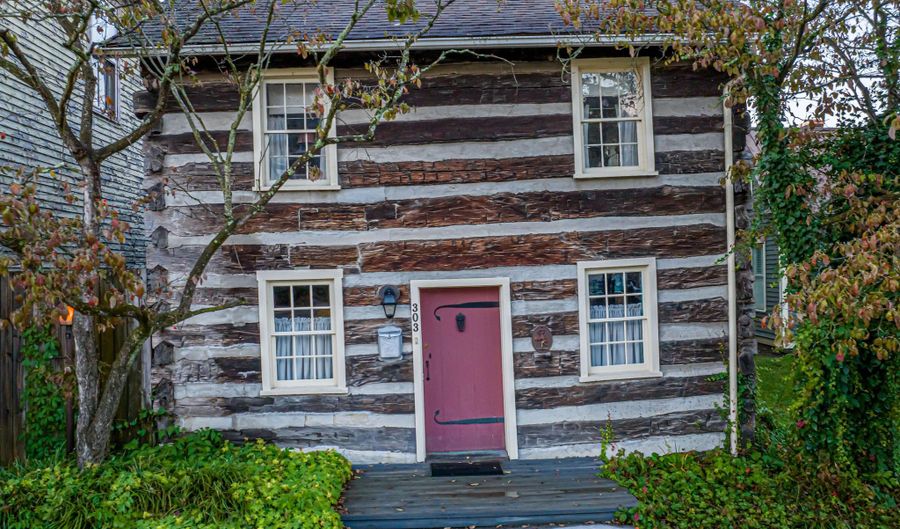 303 E Main St, Abingdon, VA 24210 - 4 Beds, 2 Bath