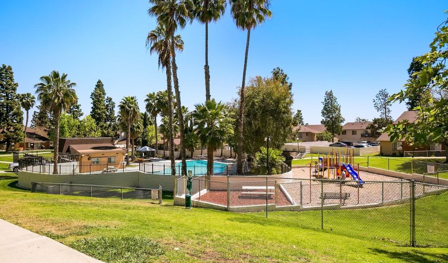 6730 Omega Dr, San Diego, CA 92139 - 2 Beds, 1 Bath