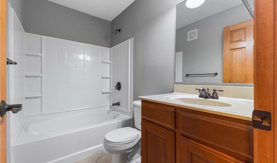 15576 Early Bird Cir 1504, Apple Valley, MN 55124 - 2 Beds, 3 Bath