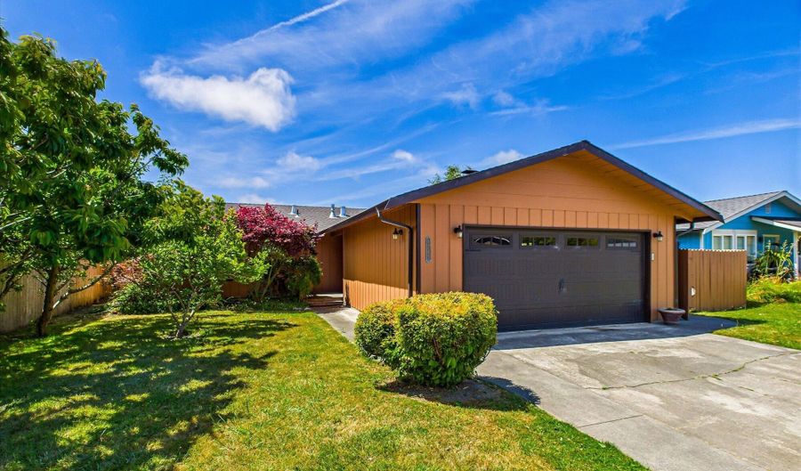 1741 Benjamin Ct, Arcata, CA 95521 - 3 Beds, 2 Bath
