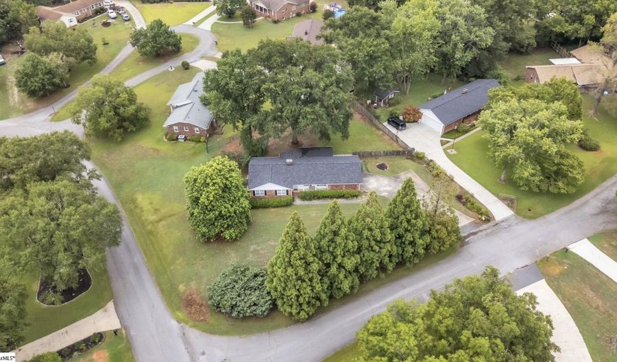 112 Lark Ln, Anderson, SC 29625 - 3 Beds, 2 Bath