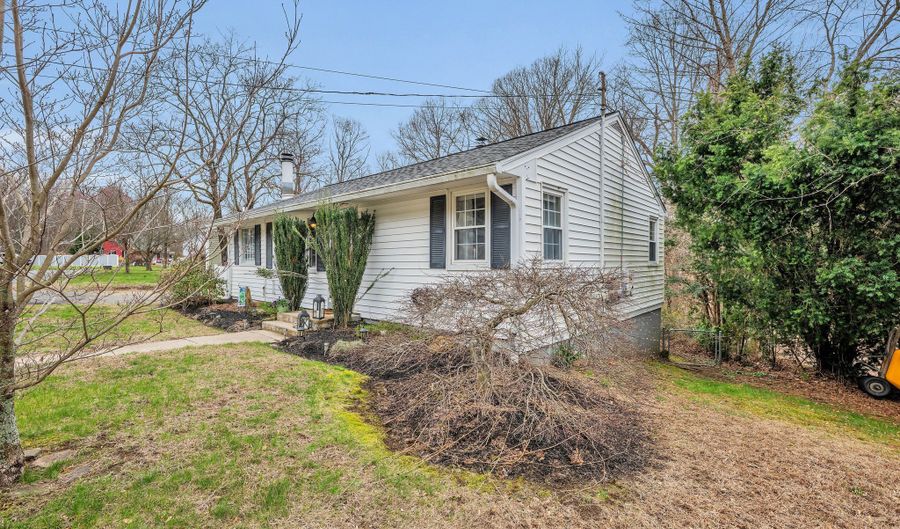 149 Highland Ave, Beacon Falls, CT 06403 - 2 Beds, 2 Bath