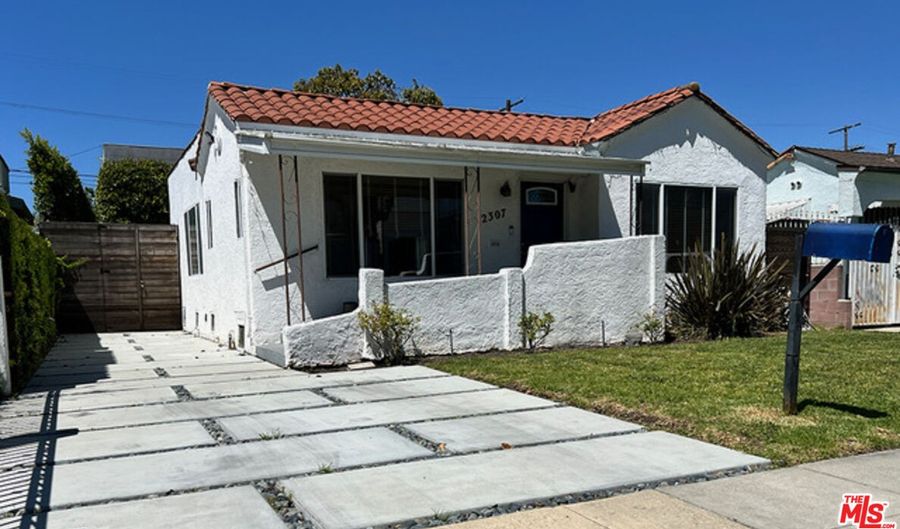 2307 S Highland Ave, Los Angeles, CA 90016 - 4 Beds, 2 Bath