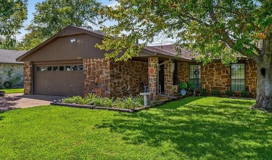 309 N Spruce Ave, Bartlesville, OK 74006 - 3 Beds, 2 Bath