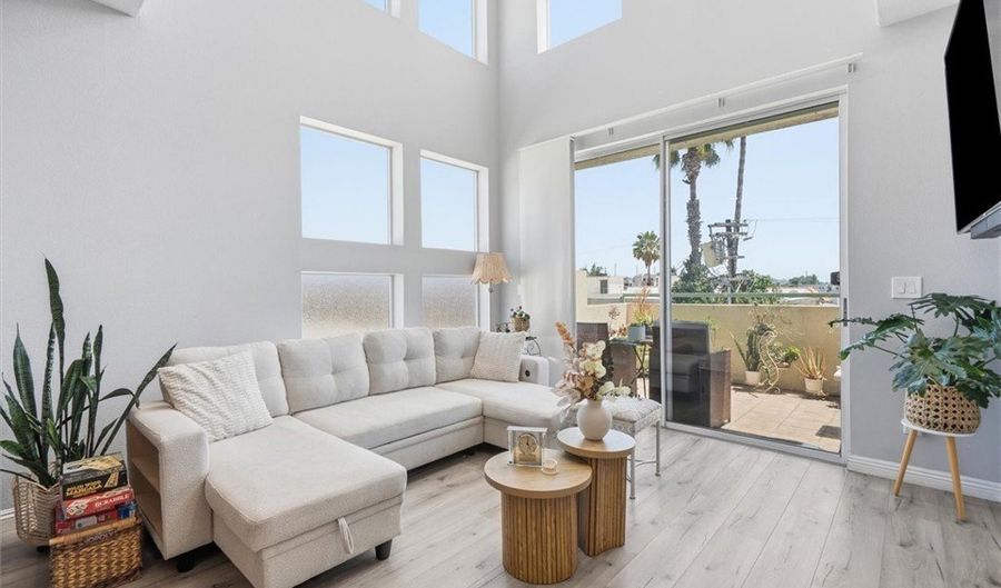 10790 Rose Ave 304, Los Angeles, CA 90034 - 2 Beds, 3 Bath