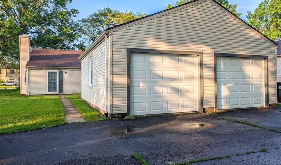 2371 Ansley St, Alliance, OH 44601 - 2 Beds, 1 Bath