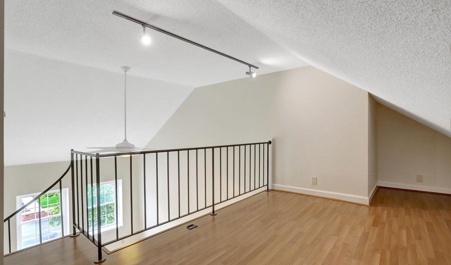 3062 S BUCHANAN St #C2, Arlington, VA 22206 - 1 Beds, 1 Bath