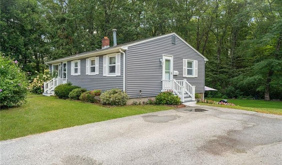 7 S Glen Dr, Coventry, RI 02816 - 3 Beds, 1 Bath