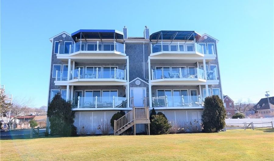 3 Kirwins Ln, Newport, RI 02840 - 2 Beds, 2 Bath