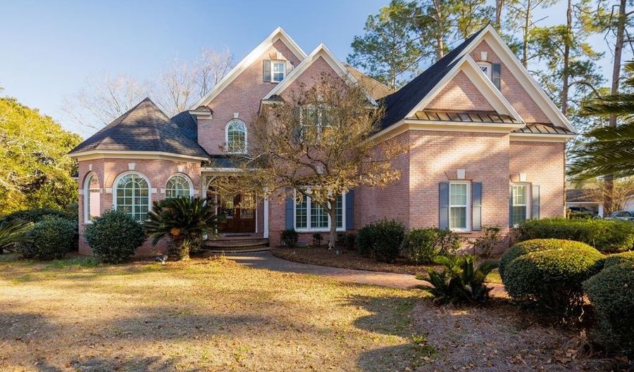 708 Town And Country Dr, Adel, GA 31620 - 4 Beds, 3 Bath