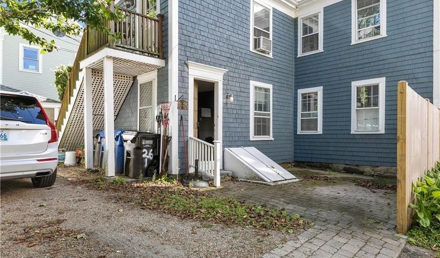 26 Perry St 1, Newport, RI 02840 - 2 Beds, 1 Bath