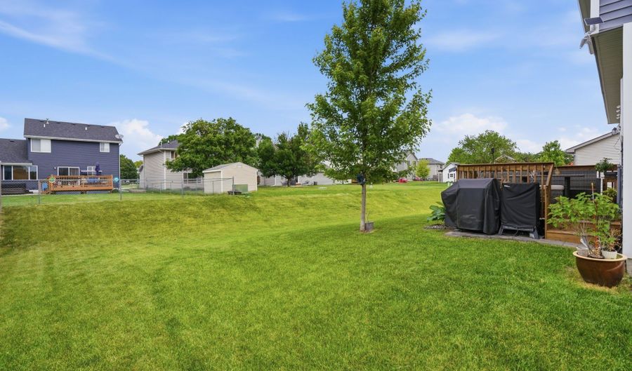725 17th St SE, Altoona, IA 50009 - 4 Beds, 3 Bath