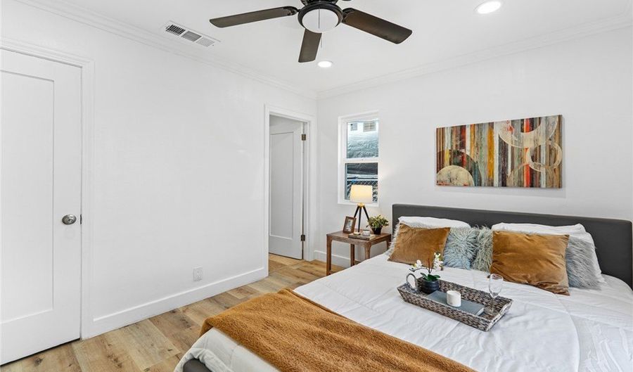 426 W 63rd Pl, Los Angeles, CA 90003 - 2 Beds, 1 Bath