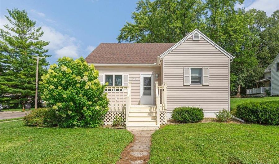 1020 Saint Jacob Ave, Albert Lea, MN 56007 - 3 Beds, 1 Bath