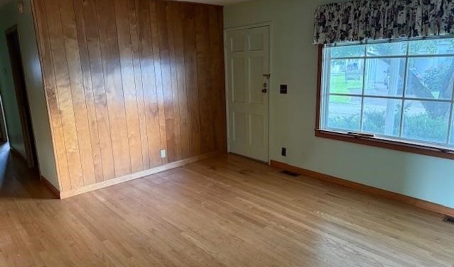 102 Martin Dr, Barboursville, WV 25504 - 3 Beds, 2 Bath