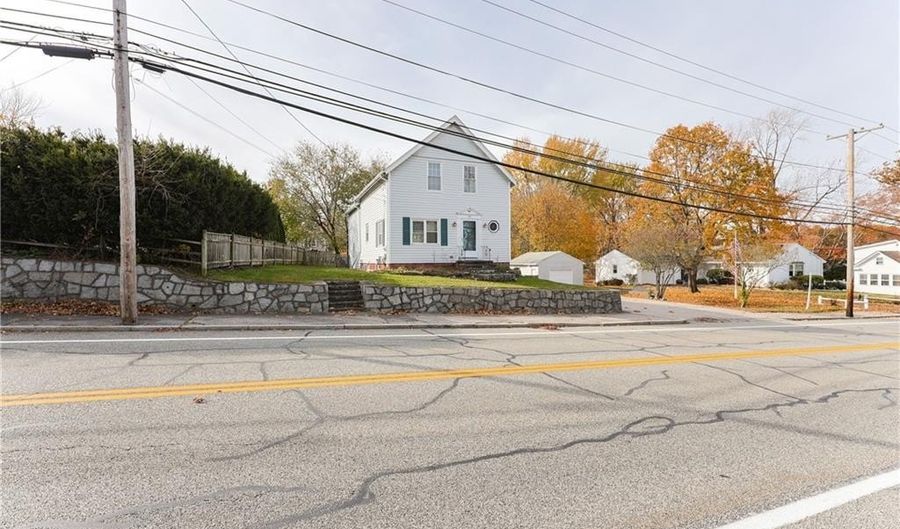 418 River Rd, Lincoln, RI 02865 - 4 Beds, 4 Bath