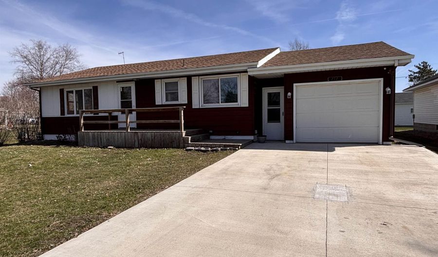 272 Spruce St, Allison, IA 50602 - 3 Beds, 1 Bath
