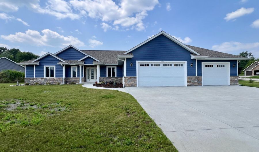 758 Drumlin Dr, Kewaskum, WI 53040 - 3 Beds, 3 Bath
