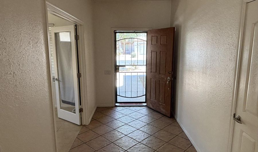 11559 W LINCOLN St, Avondale, AZ 85323 - 3 Beds, 2 Bath