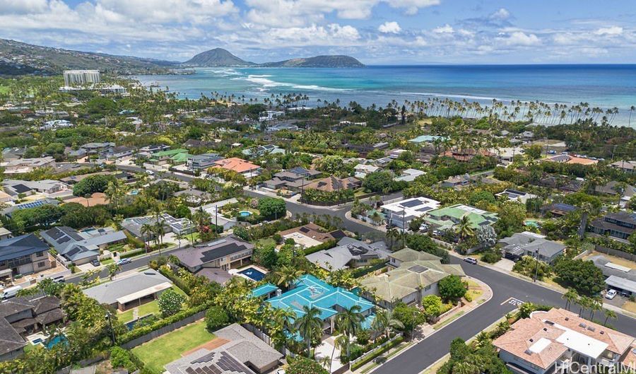 917 Iiwi St, Honolulu, HI 96816 - 5 Beds, 6 Bath