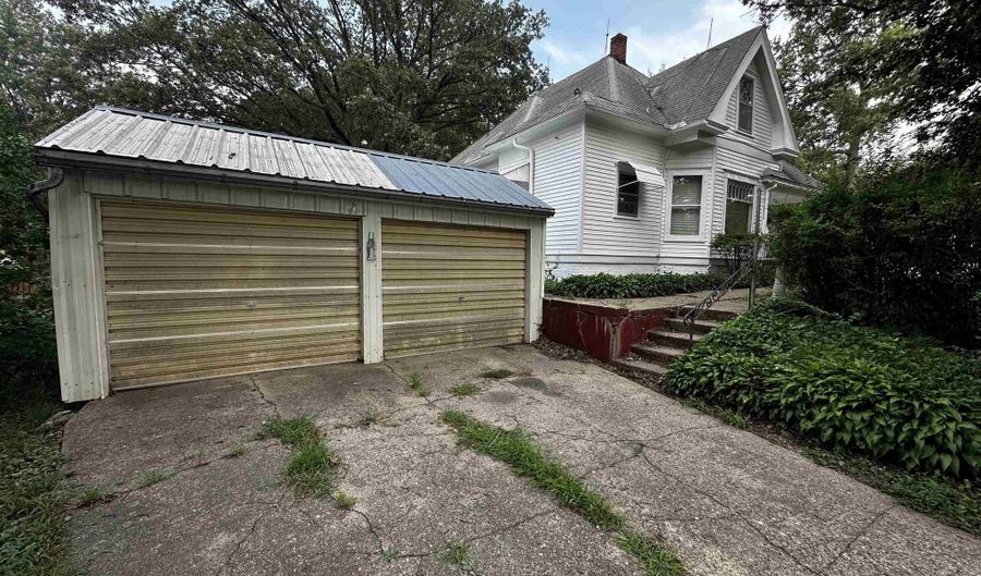 1320 Poplar St, Atlantic, IA 50022 - 3 Beds, 2 Bath