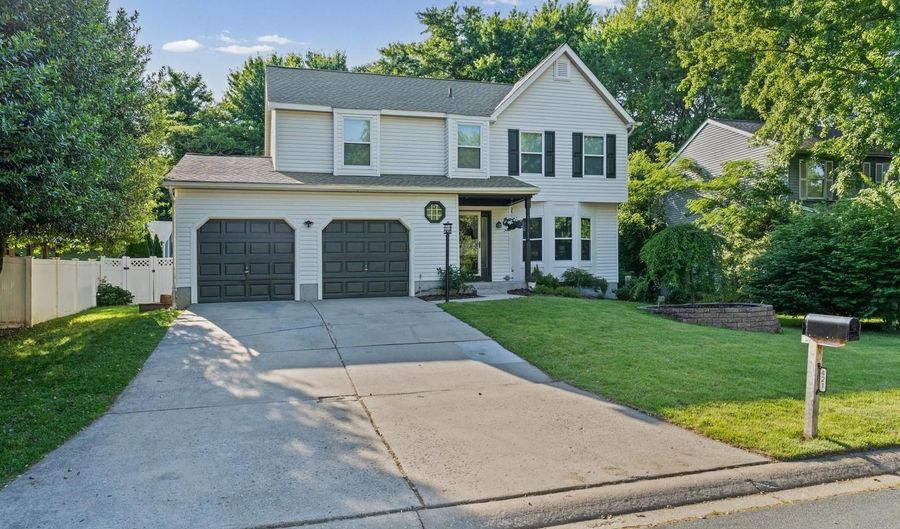 421 ABBEY Cir, Abingdon, MD 21009 - 4 Beds, 4 Bath