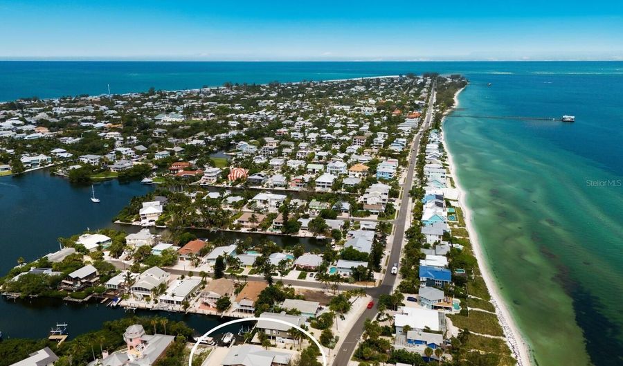 807 S BAY Blvd, Anna Maria, FL 34216 - 3 Beds, 2 Bath