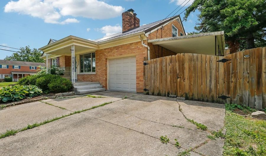 7006 Moorfield Dr, Anderson Twp., OH 45230 - 4 Beds, 3 Bath