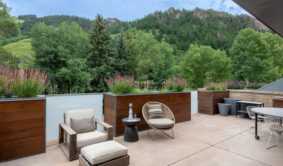 100 E Cooper Ave 11, Aspen, CO 81611 - 2 Beds, 3 Bath