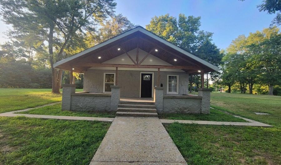 200 Cool Mist Ln, Batesville, AR 72501 - 3 Beds, 2 Bath