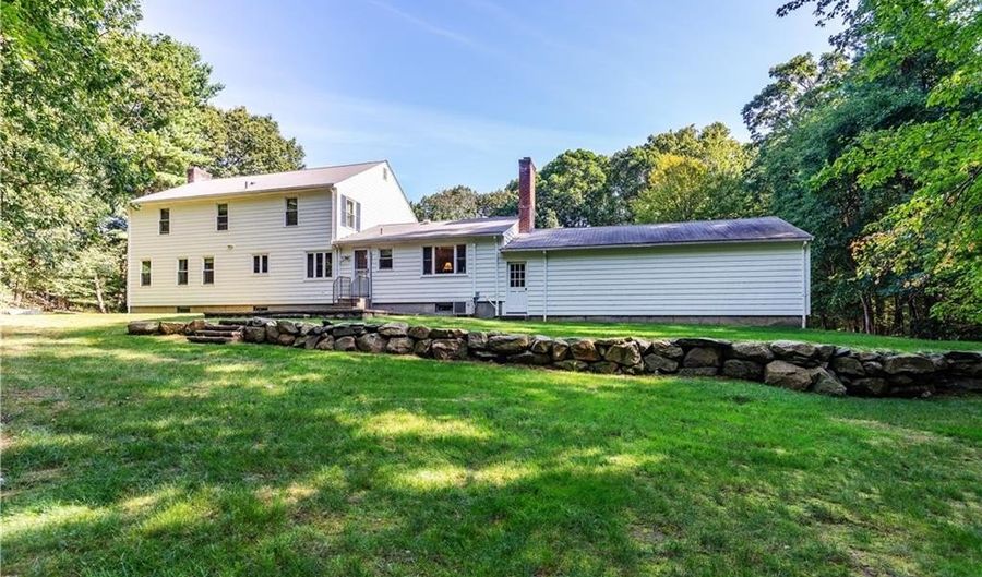 44 Smoke Ridge Dr, North Kingstown, RI 02852 - 4 Beds, 4 Bath