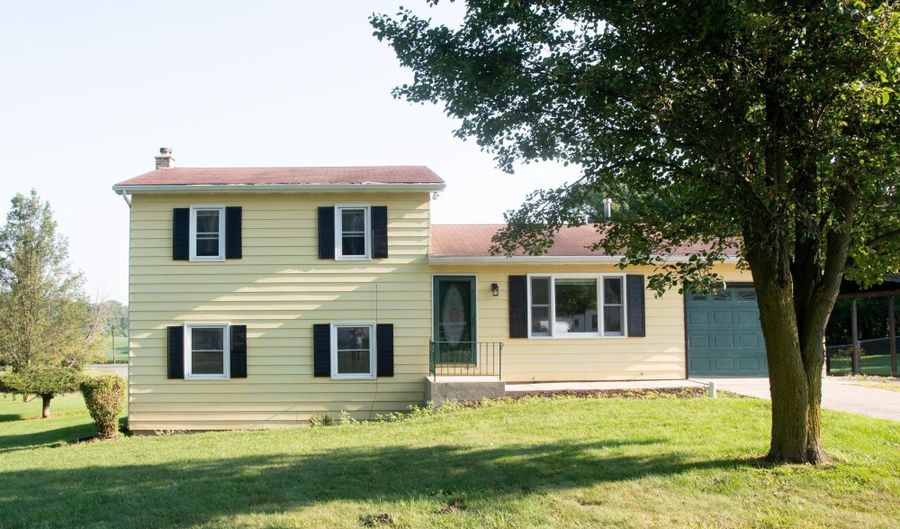 21123 Cabot Ave, Lakeville, IN 46536 - 3 Beds, 2 Bath