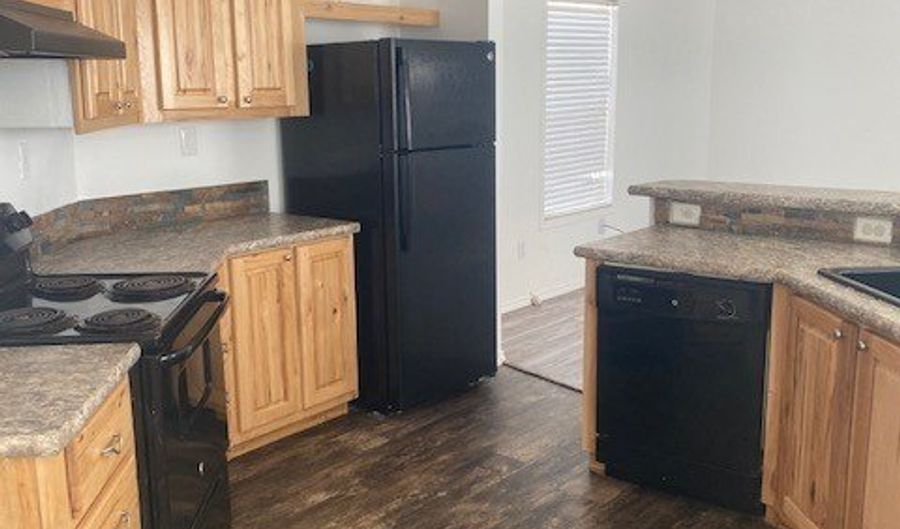 913 SW 1st St, Andrews, TX 79714 - 3 Beds, 2 Bath