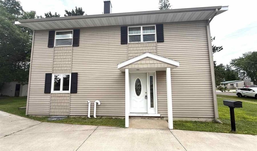 41 Astor Rd, Babbitt, MN 55706 - 4 Beds, 1 Bath
