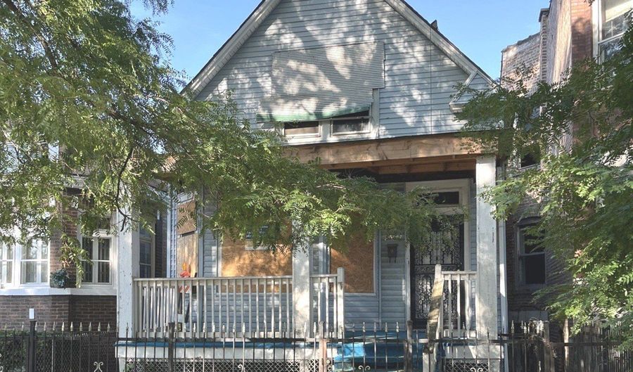5752 S Paulina St, Chicago, IL 60636 - 4 Beds, 2 Bath