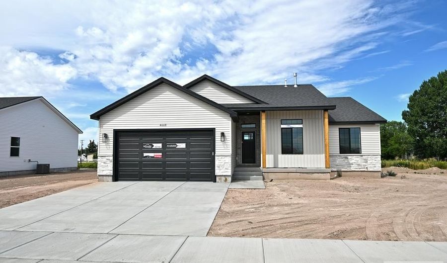 4668 Satire Dr, Ammon, ID 83406 - 3 Beds, 2 Bath