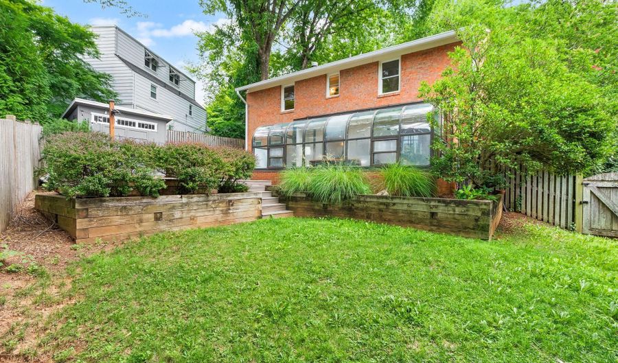 6010 BENALDER Dr, Bethesda, MD 20816 - 5 Beds, 3 Bath