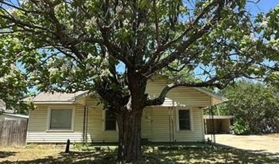 417 E SE, Ardmore, OK 73401 - 3 Beds, 2 Bath
