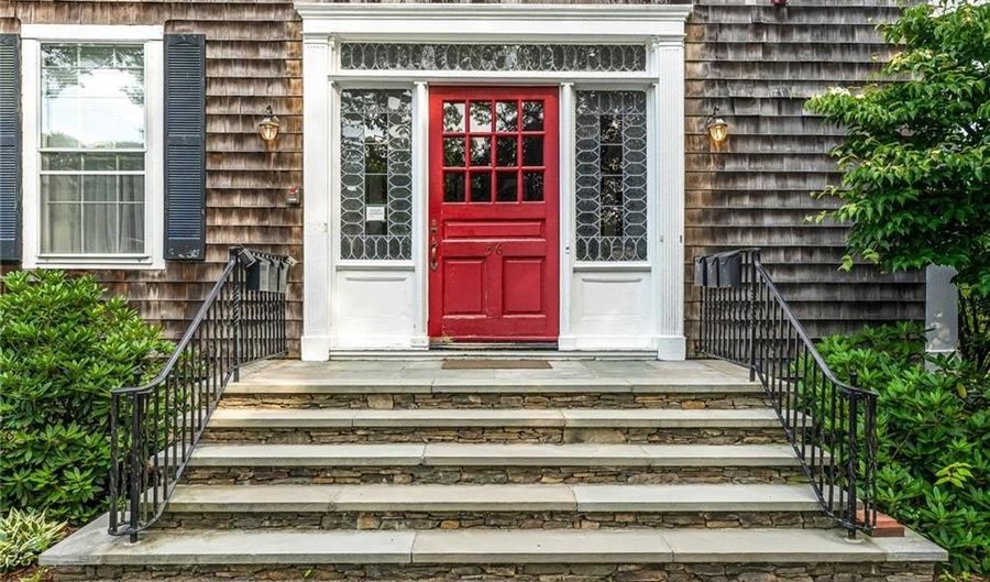 36 Kay St 5, Newport, RI 02840 - 2 Beds, 2 Bath
